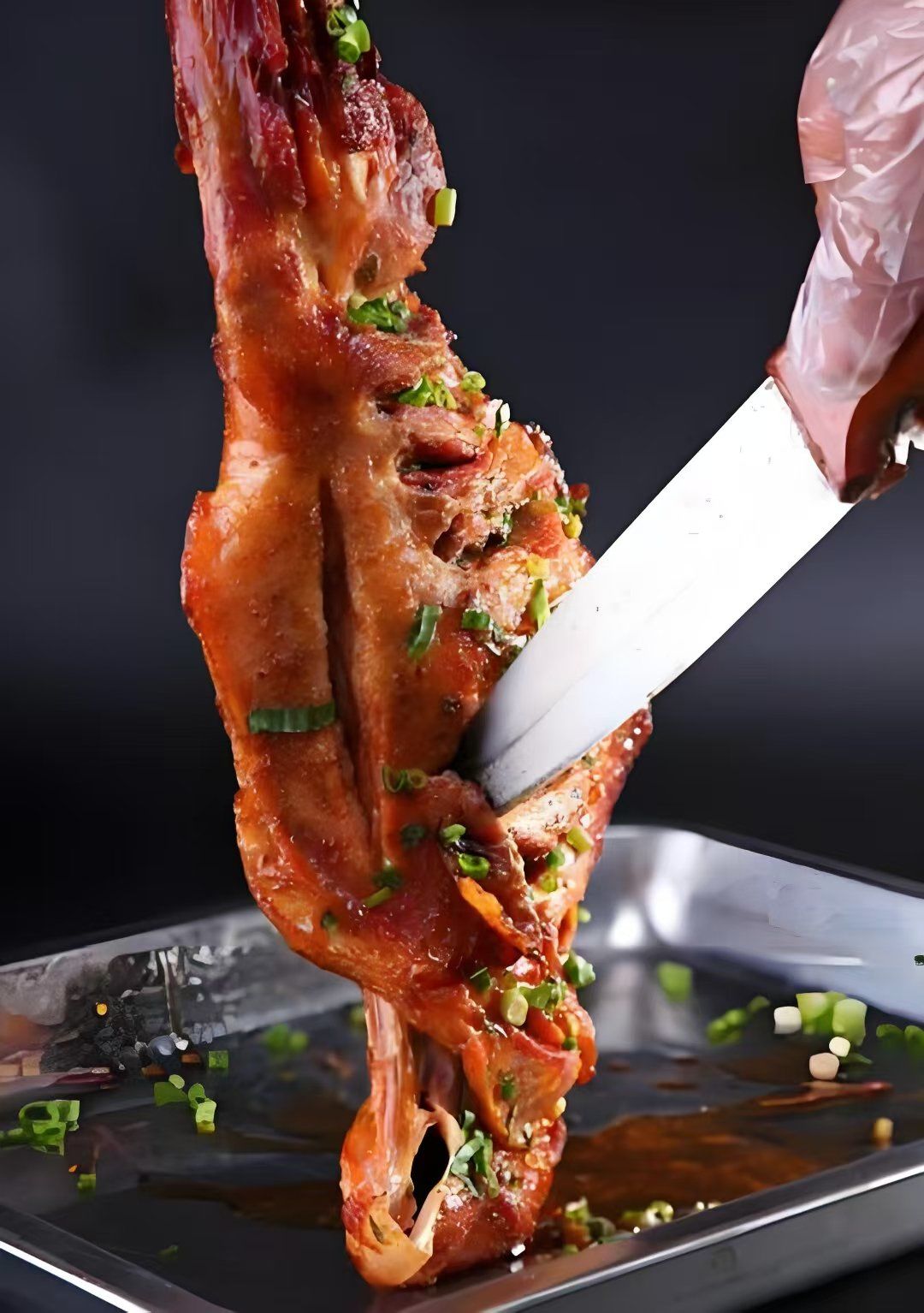 手撕孜然羊腿,不腥不膻,香味扑鼻,回味无