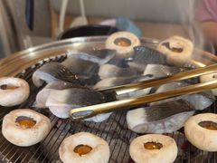 -围炉肉舍•炭烤活鳗•丹东海鲜烤肉(步行街店)