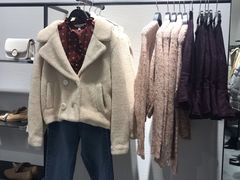 -URBAN REVIVO(七宝领展广场店)