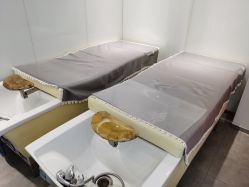 -LESSMORE科技头皮理容中心