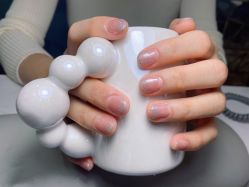 -蜜桃美甲美睫化妆