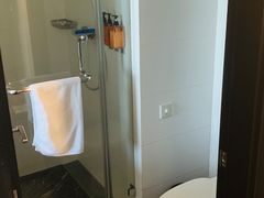 -桔子酒店(上海西藏北路地铁站店)