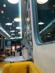 -鲸鱼堡亲子恒温泳池游泳俱乐部(彰泰天街店)