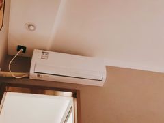 -怡莱酒店(上海大学店)