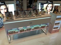 -日上免税店(三径路t3店)
