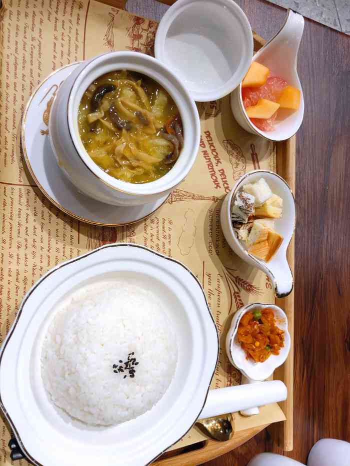 喜瑞西饼(钱江店"很开心中了霸王餐,现在天气冷,好久没出门.