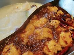 -东巴婆婆云南鱼豆花火锅(大东门店)