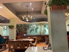 大堂-铁胖子口碑长沙菜·龙虾烧烤(赤岗社区店)