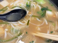 -吕阿婆骨汤麻辣烫(云岗店)