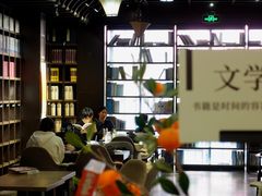 -钟书阁(松江泰晤士小镇店)