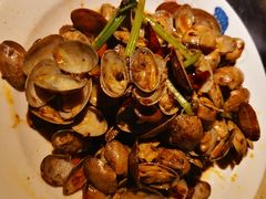 -休记光头香辣蟹干锅店(衣冠庙店)