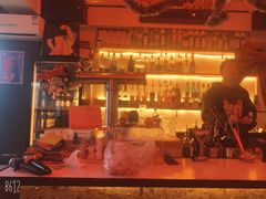 -Mx.cocktail bar