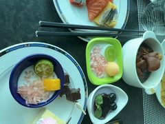 -亚洲国际大酒店·云顶阁旋转自助餐厅