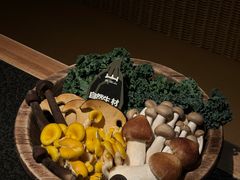 -三出山火锅(南京万象天地店)