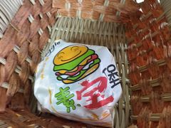 -天天向上素食餐厅(五台山店)