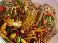 虎皮香干炒肉丝-新李记 · 口味菜馆(南郊公园店)