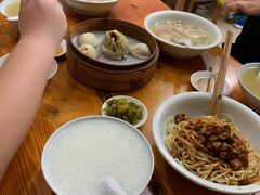 -上海特色小笼店(铁岭路90弄小区店)