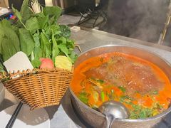 -野山舂·贵州现舂酸汤牛肉(民生路店)