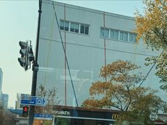 -沃尔玛上海田林店-地面停车场