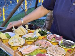 -茅草房·河畔园林火锅