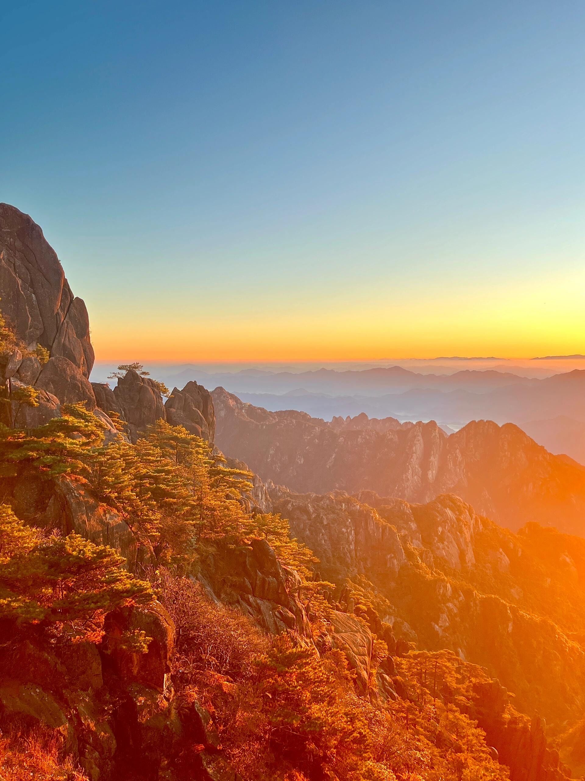 黄山有一股神秘力量,驱使你见见他的一年四季