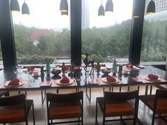 靠窗位-当米亚诺意大利餐厅(武汉光谷凯悦酒店)