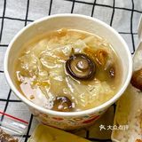最后来一碗扁食汤，汤清味鲜，扁食饱满。午餐