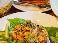 -Chom Cafe and Restaurant