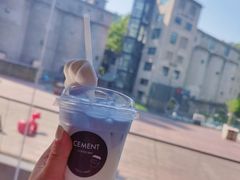 蓝天白云奶-CEMENT·coffee bar (凤凰创意园店)