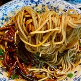 冲！上海首店！这碗面的浇头太香了～