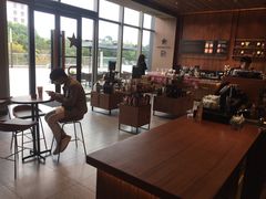 大堂-星巴克(广州百信广场东区店)