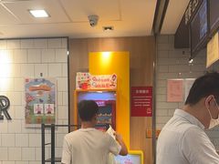 -麦当劳(上海虹桥站30B检票口楼上)
