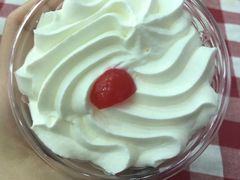 -红宝石·鲜奶小方·海派西点房(金杨店)