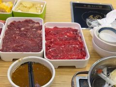 -杨老板·海鲜集市火锅·鲜切牛肉(中防万宝店)