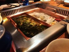 -老牌坊云南鱼豆花火锅(爱建店)