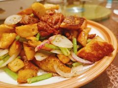馕丁炒肉-巴依兄弟西域美食(机场店)