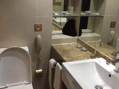 -和颐至尊酒店(上海徐家汇桂林公园地铁站店)