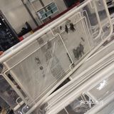 可以存放很多东西。三层隔板，不用时