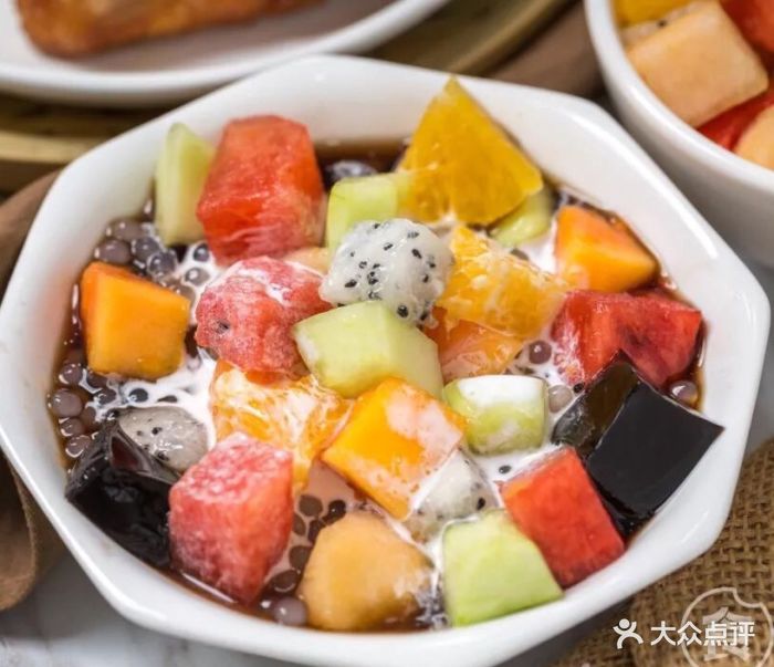 鲜杂果凉粉西米露