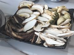 -蘑统田下·野生菌火锅