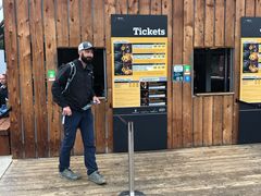 -怀托摩萤火虫洞