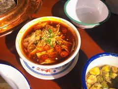 -炉小二铜锅牛蛙•川湘菜(三里屯店)