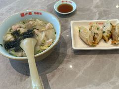 鲜肉小馄饨-小姜锅贴(凤凰街店)
