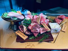 -铭牛烧肉·和牛海鲜自助(高新月牙湖店)