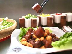 板栗红烧肉-翼松楼餐厅