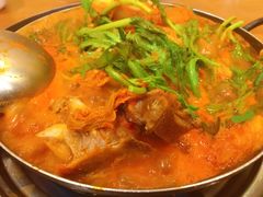 土豆排骨火锅-喇喇排骨火锅·传统韩式脊骨汤(望京西园总店)