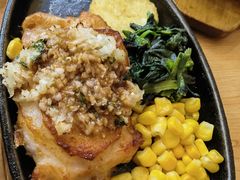 蒜香鸡排配法兰克福烤肠-萨莉亚意式餐厅(南京环亚凯瑟琳广场店)