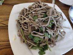 -溢心园香河肉饼总店