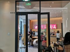 -星巴克(上海长宁来福士1F店)