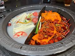 -宽板凳老灶火锅(台湾街店)